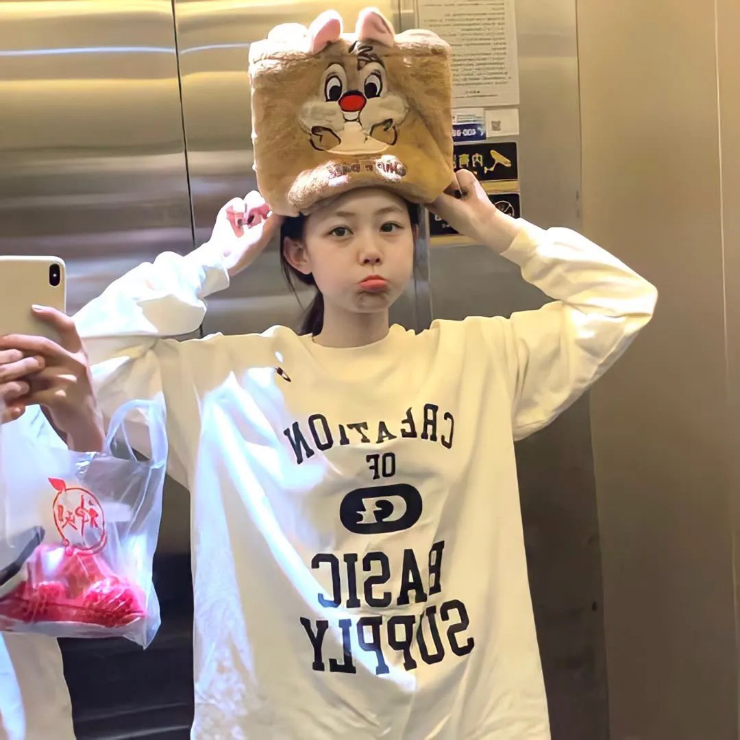 穿风信子蓝的少女